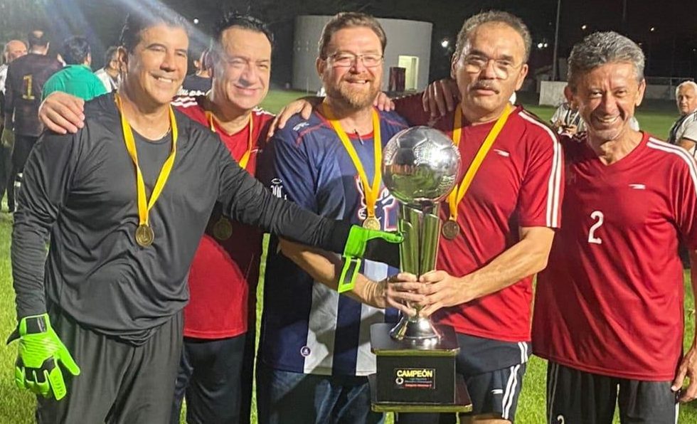 PERFILES: RICARDO “CHOYO” MENDEZ FERNANDEZ: La Gloria por la&nbsp;Victoria.